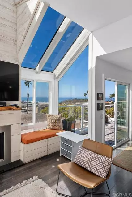 Solana Beach, CA 92075,328 SHOMAKER CT.