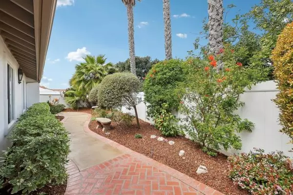 Oceanside, CA 92056,4946 Alicante Way