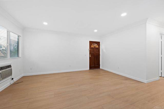 El Cajon, CA 92020,855 E Lexington Ave #4