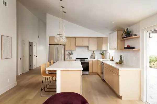 Encinitas, CA 92024,324 Avenida De Las Rosas