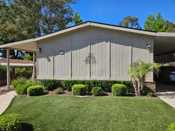 8975 Lawrence Welk Drive #393, Escondido, CA 92026