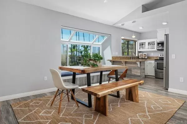 Carlsbad, CA 92009,7319 Calle de Fuentes