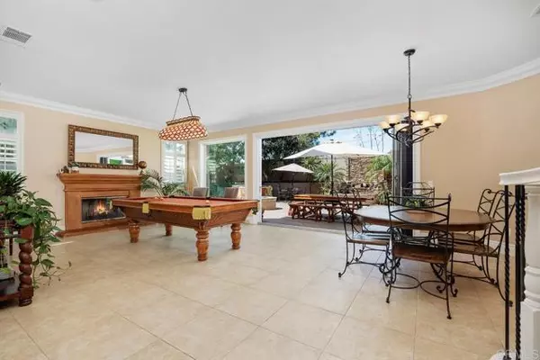 Carlsbad, CA 92009,8008 Avenida Secreto