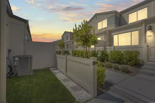 Fallbrook, CA 92028,35173 GROVE TRAIL