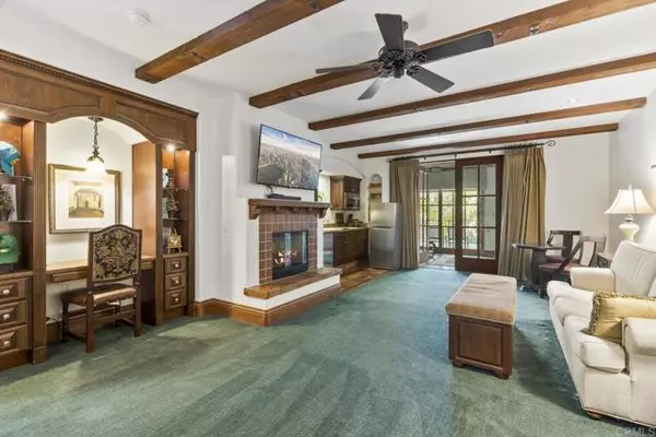 Carlsbad, CA 92009,7323 Estrella De Mar Road #42