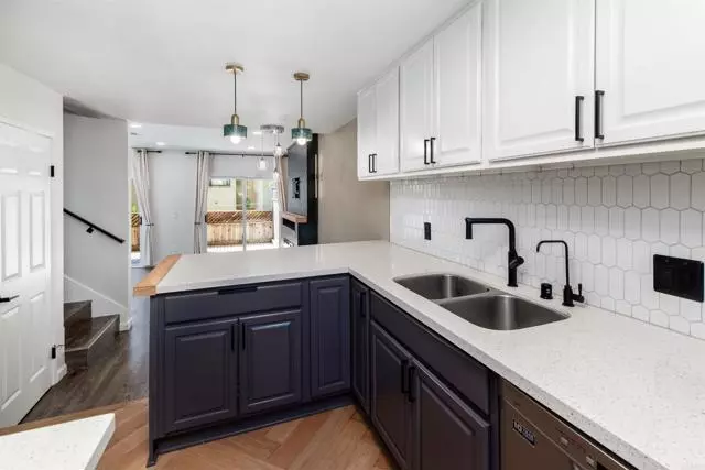 2349 Altisma Way #B, Carlsbad, CA 92009