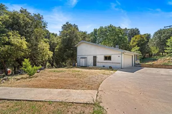 Julian, CA 92036,5041 Pine Ridge Avenue