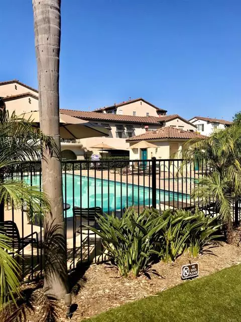 Carlsbad, CA 92009,3136 Via Puerta