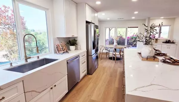 436 Montana Luna Court,  Escondido,  CA 92025