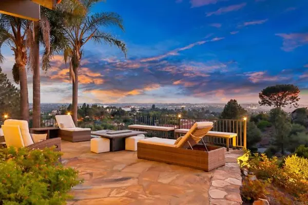 2073 Elevado Rd, Vista, CA 92084