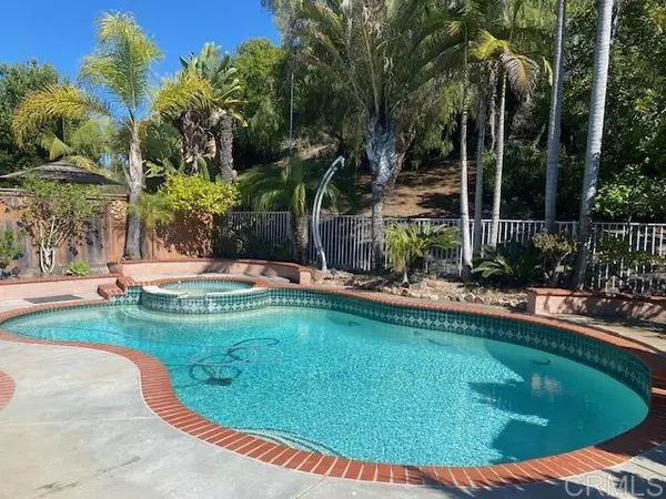 3711 Via Las Villas, Oceanside, CA 92056
