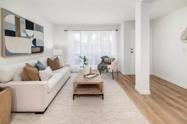 Del Mar, CA 92014,13754 Mango Drive #111