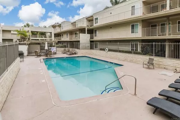 Del Mar, CA 92014,13754 Mango Drive #111