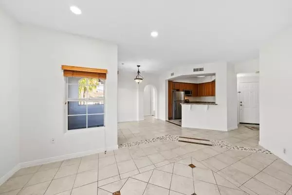 Spring Valley, CA 91977,2707 Lake Pointe Dr #204