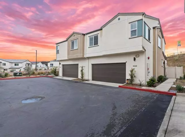 Fallbrook, CA 92028,35228 TUFT PLACE