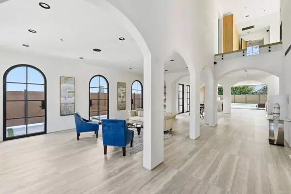 Beverly Hills, CA 90211,160 N stanley Drive