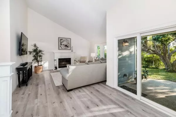 Carlsbad, CA 92009,2515 Luciernaga Street