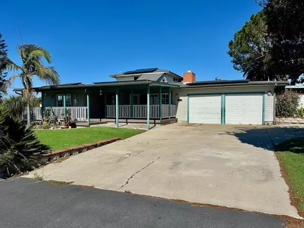 880 Crest View Rd, Vista, CA 92081
