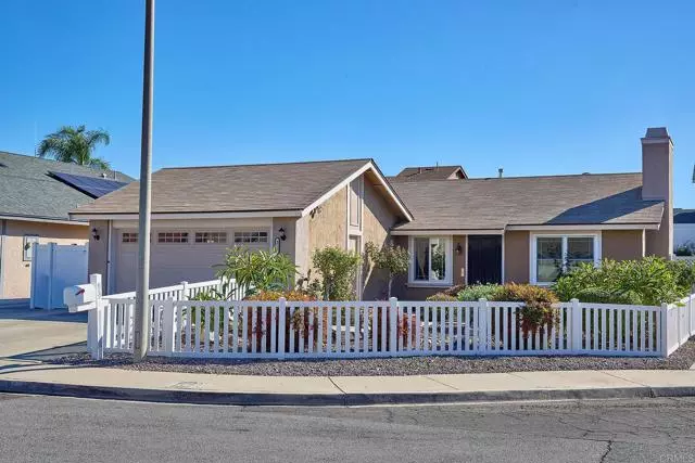 9717 Follett Drive, Santee, CA 92071