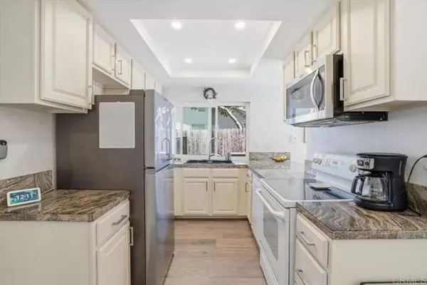 Oceanside, CA 92057,4569 Calle Del Palo