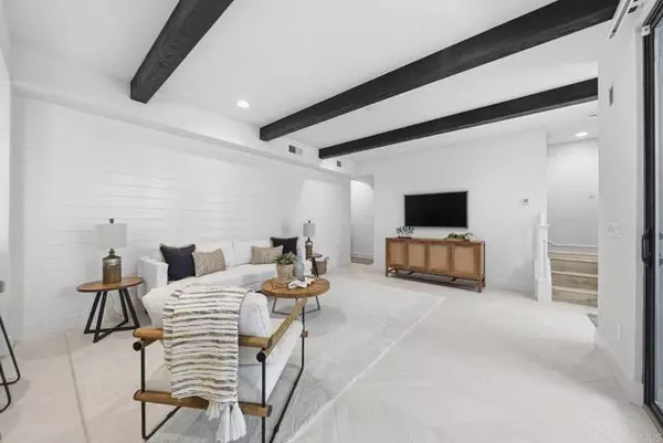 Encinitas, CA 92024,1603 San Remo Place #105