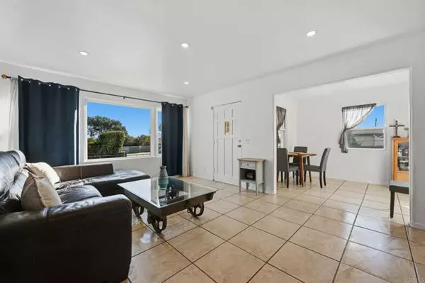 Escondido, CA 92026,558 E El Norte Parkway