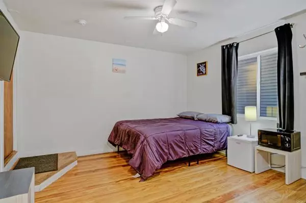 3715 Mission Boulevard #11, San Diego, CA 92109