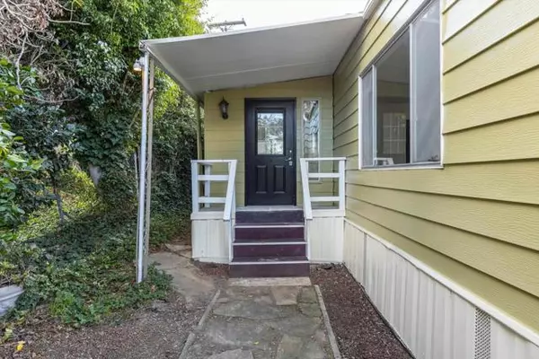 Vista, CA 92083,718 Sycamore Avenue #193