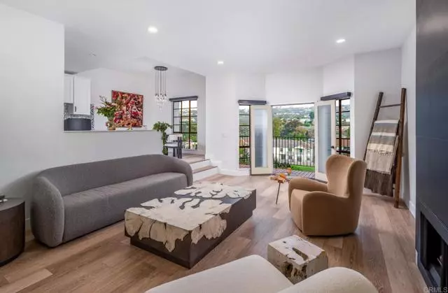 Carlsbad, CA 92009,2630 Pirineos Way #14