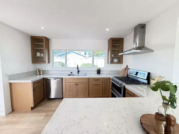 El Cajon, CA 92020,874 Hacienda Drive