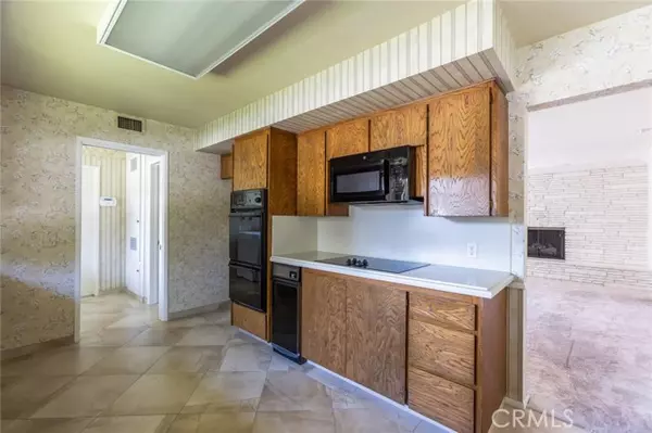 Glendora, CA 91741,317 Whispering Oaks Drive