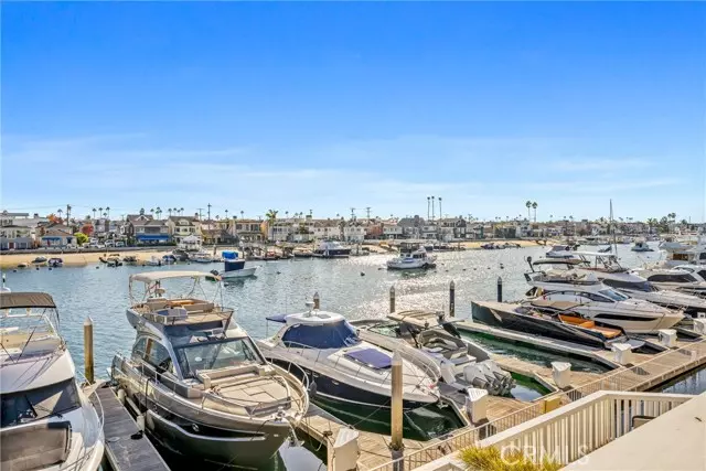 Newport Beach, CA 92660,1033 Bayside Cove #106