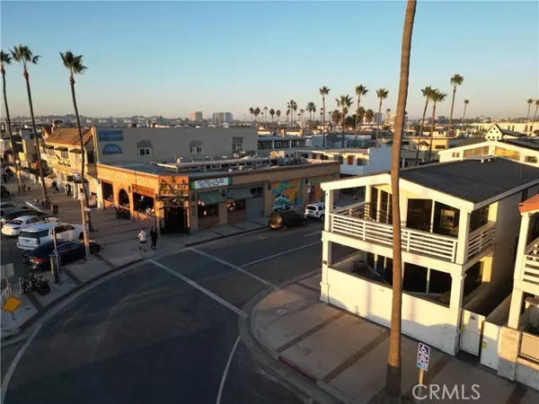 Newport Beach, CA 92663,2214 W Oceanfront #A