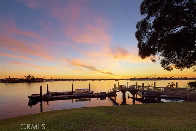 20 Harbor Island, Newport Beach, CA 92660