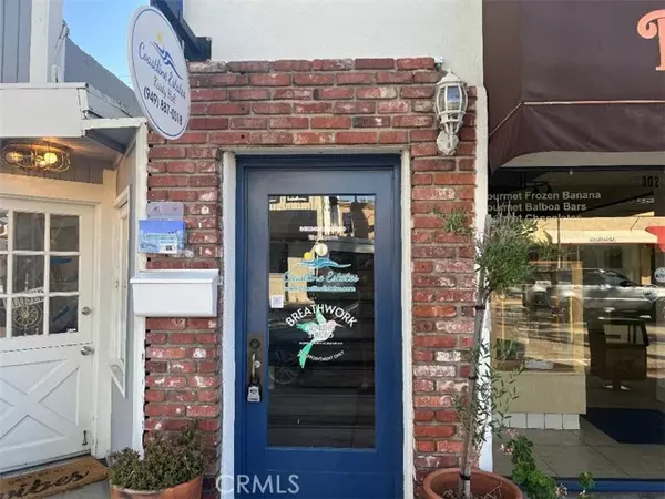 Newport Beach, CA 92662,302 Marine Ave