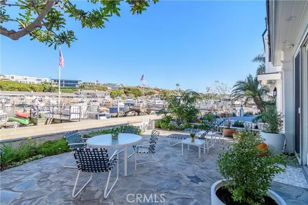 Newport Beach, CA 92662,331 E Bay Front