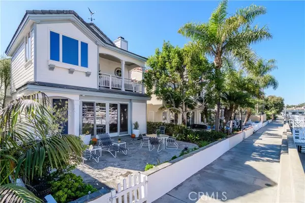 Newport Beach, CA 92662,331 E Bay Front