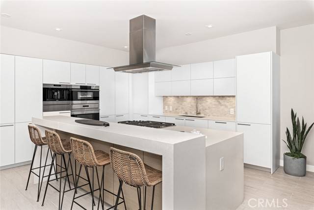 Newport Beach, CA 92663,2280 Newport Boulevard #203