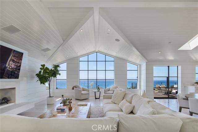Laguna Beach, CA 92651,365 Pinecrest Drive