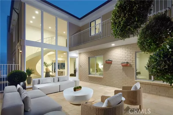 Newport Beach, CA 92660,29 Linda