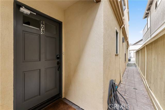 Newport Beach, CA 92663,608 Clubhouse Avenue