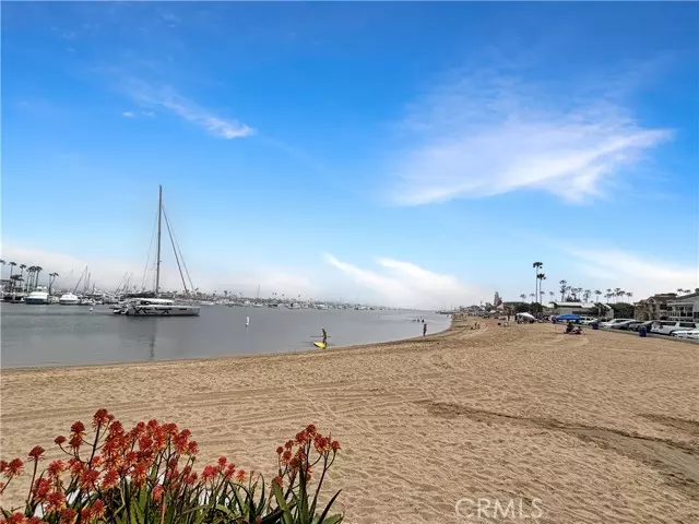 211 19th Street, Newport Beach, CA 92663