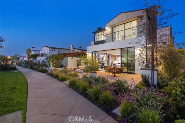 207 Via Eboli, Newport Beach, CA 92663