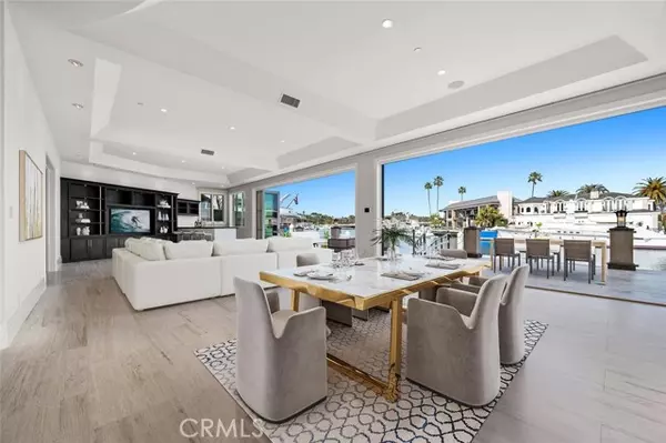 Newport Beach, CA 92660,45 Linda Isle