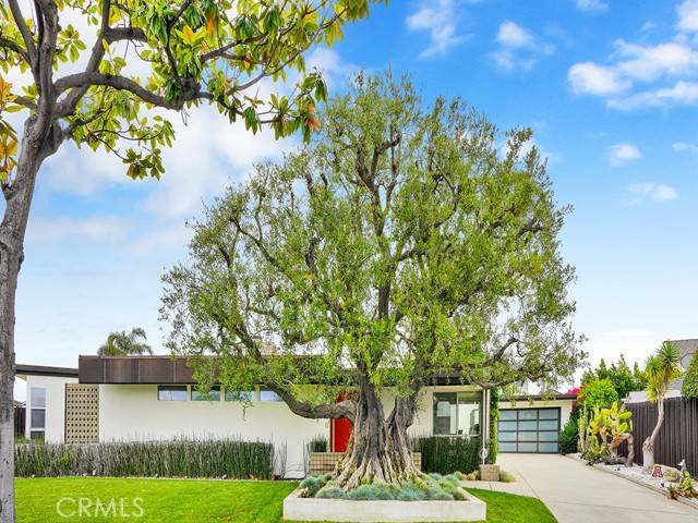 2000 Nautilus Lane, Newport Beach, CA 92660
