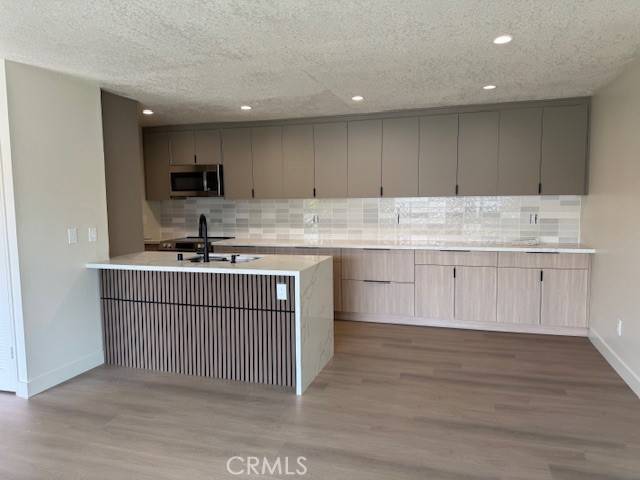 2501 W sunflower #F12, Santa Ana, CA 92704