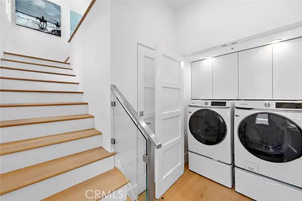 Corona Del Mar (newport Beach), CA 92625,604 Acacia Avenue