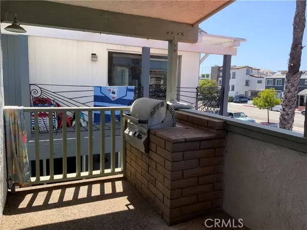 Newport Beach, CA 92661,814 W Balboa Boulevard #2