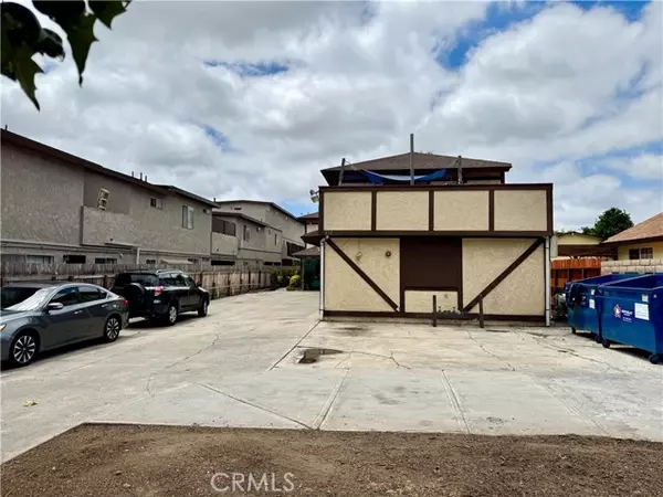 Santa Ana, CA 92703,810 S Flower Street