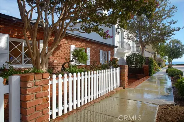 Corona Del Mar (newport Beach), CA 92625,216 Poppy Avenue